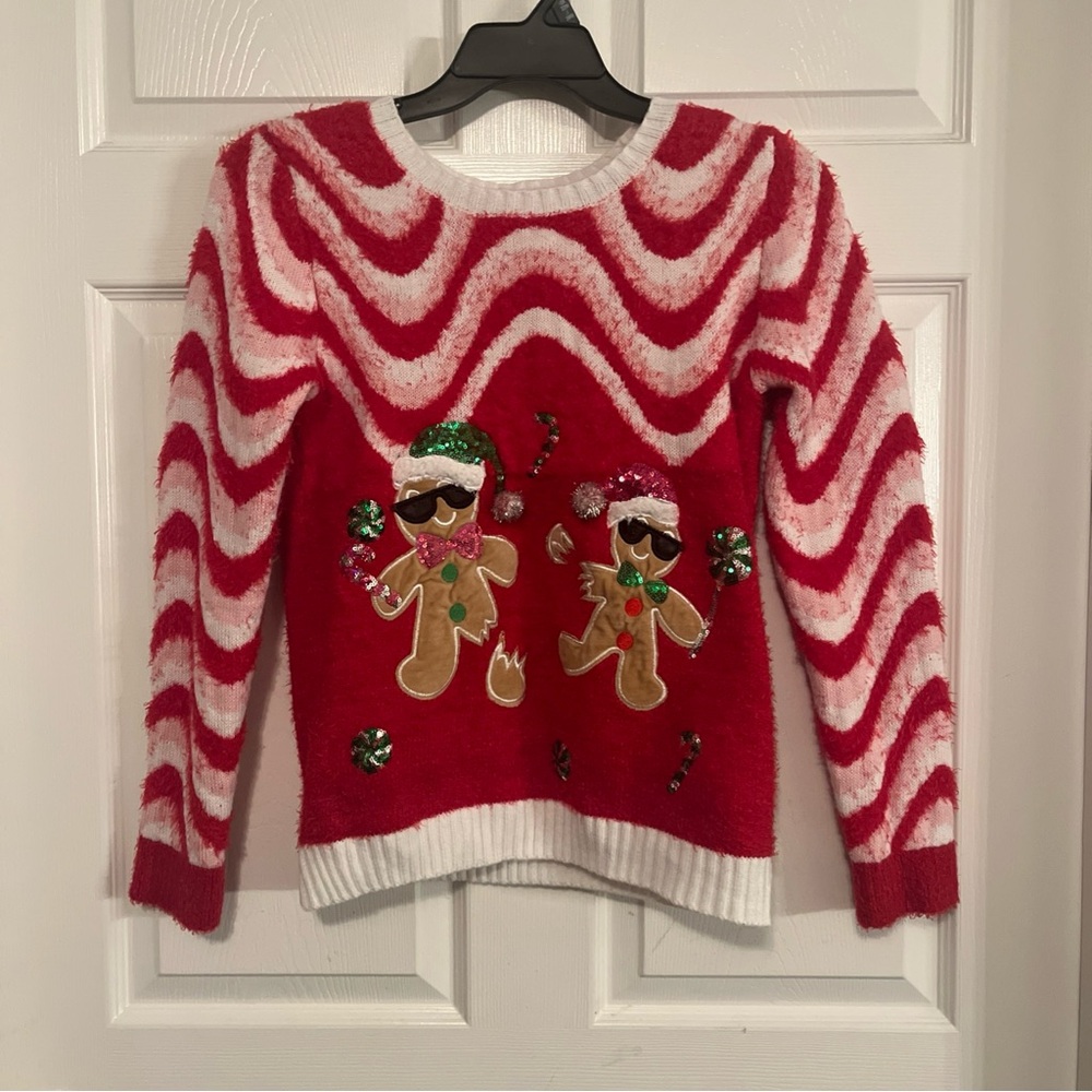 32 Degrees Red & White Gingerbread Crewneck Sweater